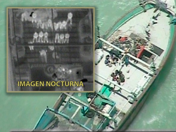 imagen-nocturna-tomada-por-el-scan-eagle-de-la-armada-en-el-indico-foto-emad-02092015