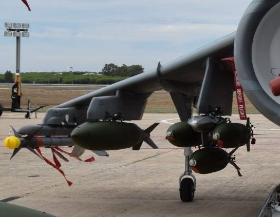 HARRIER AV-8B ARMAMENTO