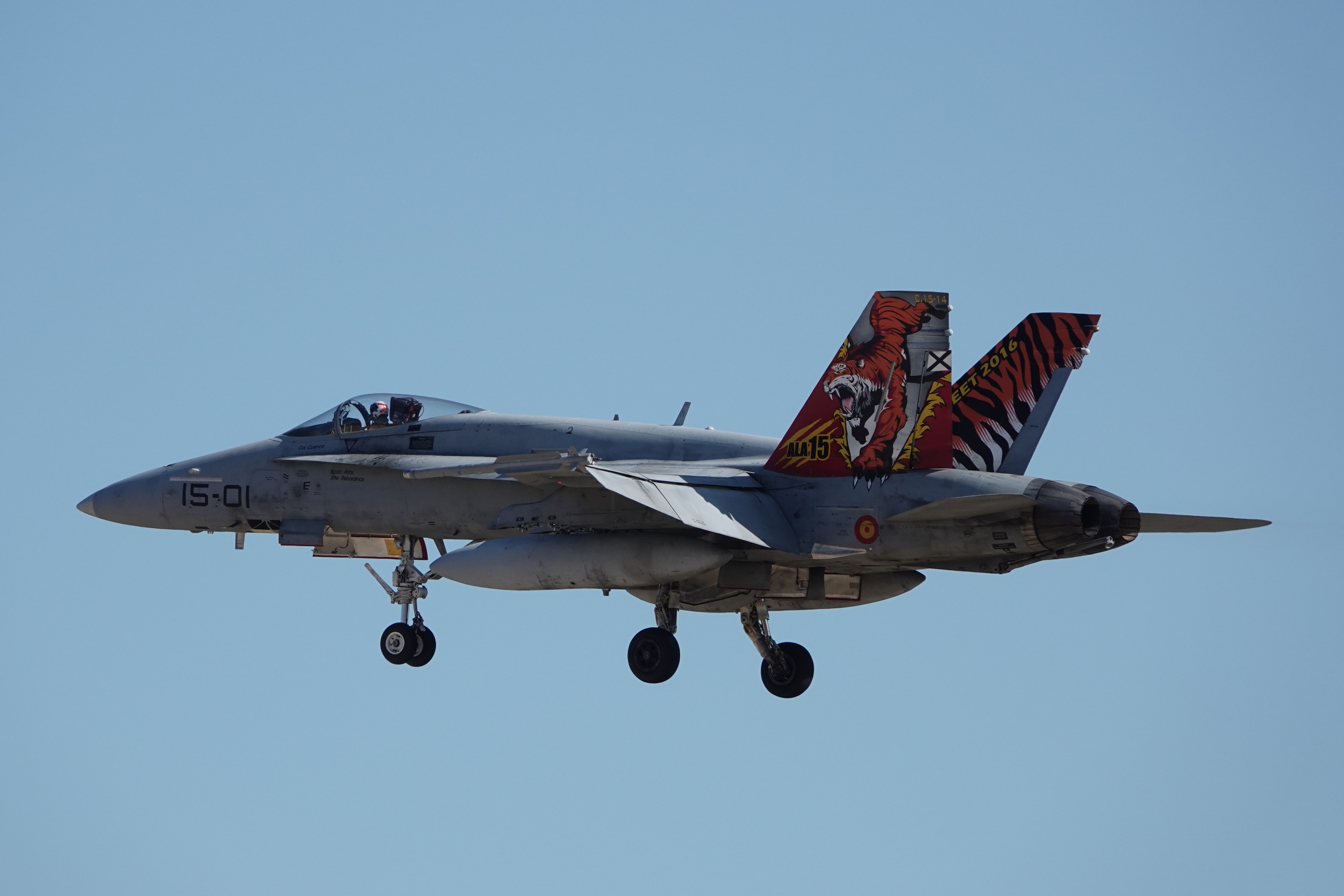 F-18 15-01 (3)