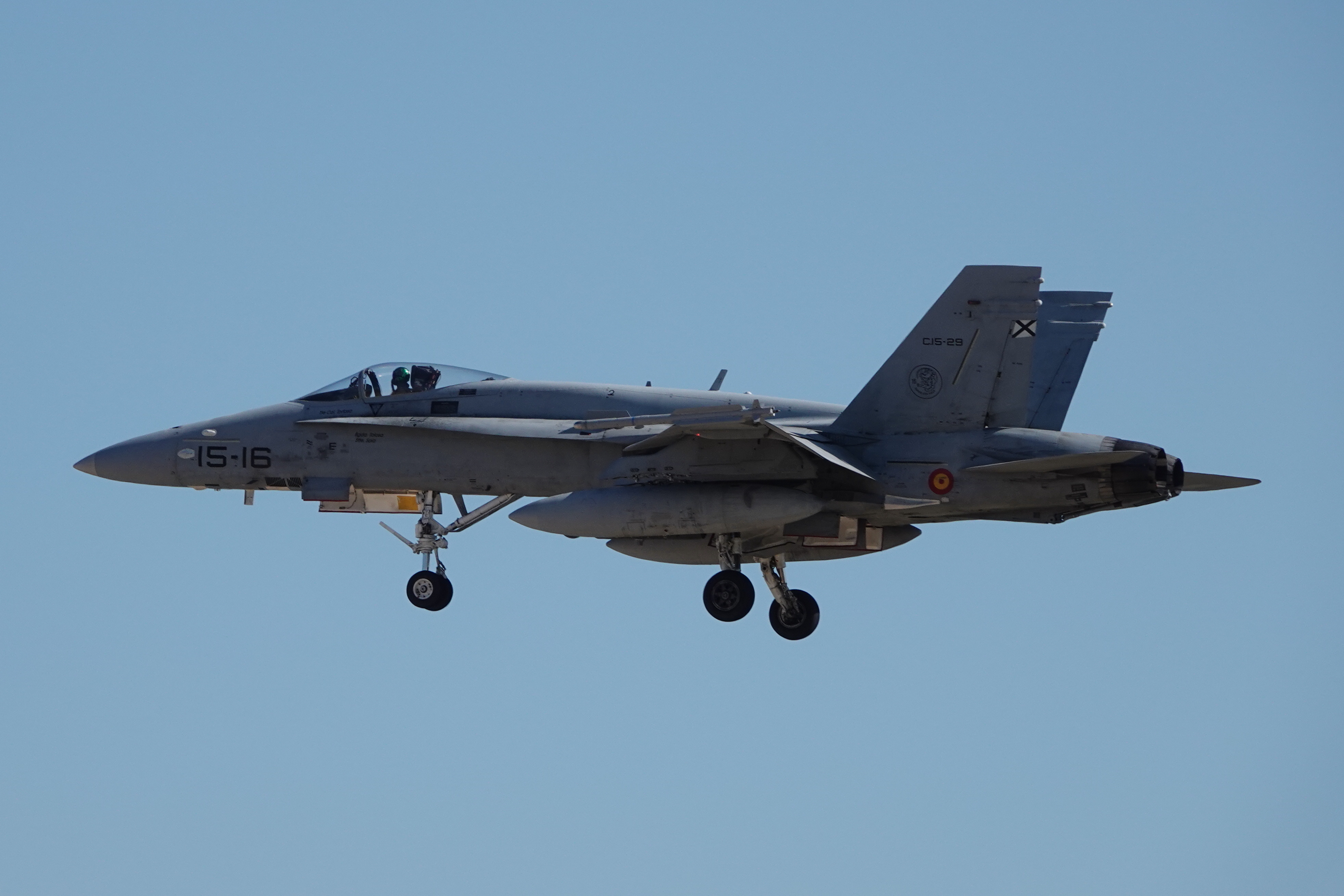 F-18 15-16